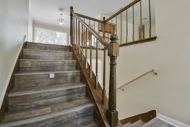 property at 2915 Valley Rose Dr