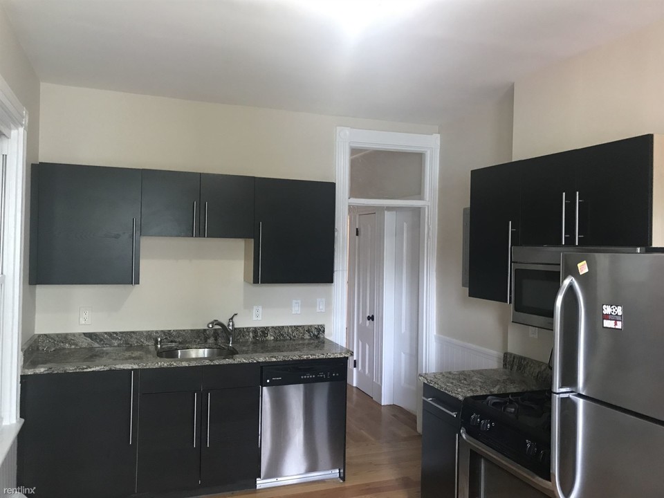 71 School St-Unit -# 1 in Boston, MA - Building Photo