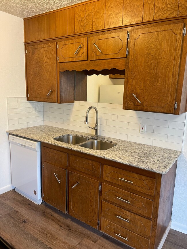 1702 Kirk Ave, Unit 101 in Killeen, TX - Foto de edificio - Building Photo