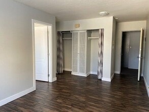 11821-11105 105 St in Edmonton, AB - Building Photo - Building Photo