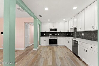 5217 Witby Ave in Jacksonville, FL - Building Photo - Building Photo