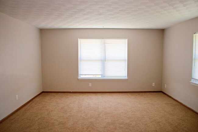 3408 N Ten Mile Dr, Unit 5 in Jefferson City, MO - Foto de edificio - Building Photo