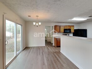 111 Crestbend Ln in Powder Springs, GA - Building Photo - Building Photo