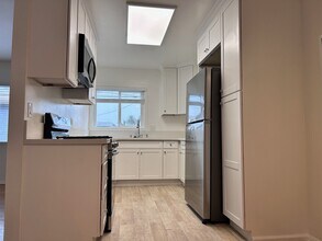 12012 Washington Pl, Unit 8 in Los Angeles, CA - Building Photo - Building Photo
