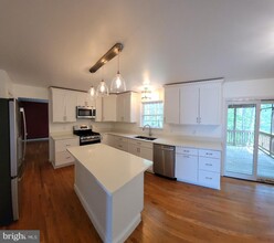 10105 Cotter Ct in Fredericksburg, VA - Building Photo - Building Photo