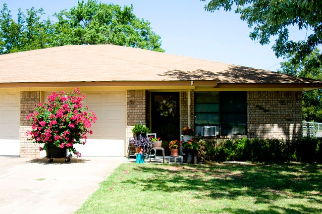 property at 101 Briarwood Ln