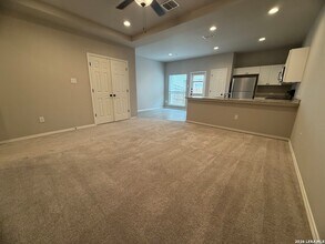 4138 Swans Landing in San Antonio, TX - Building Photo - Building Photo