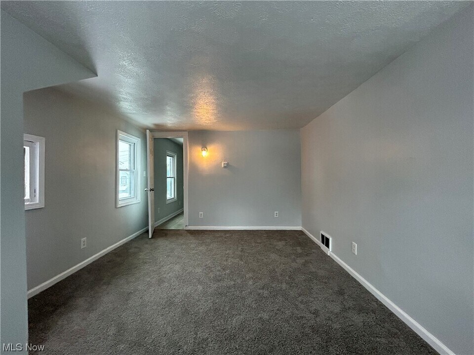 3405 W 94th St, Unit 2 in Cleveland, OH - Building Photo
