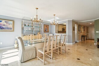 10 Smith Manor Blvd in West Orange, NJ - Building Photo - Building Photo
