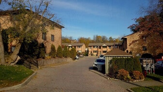 Huronia Village in Barrie, ON - Building Photo