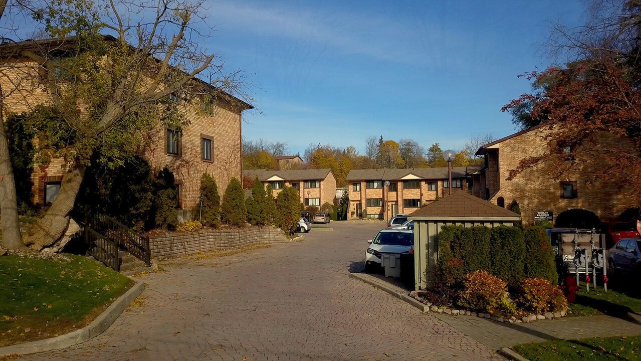 Huronia Village in Barrie, ON - Building Photo