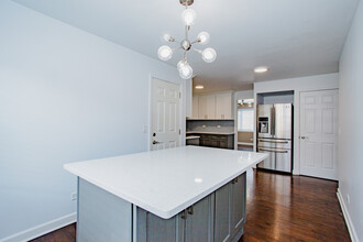 8454 W Windsor Ave-Unit -2 in Chicago, IL - Building Photo - Building Photo