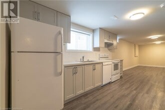 299 Rymal Rd E in Hamilton, ON - Building Photo - Building Photo