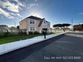 1540 NW 39th St in Lincoln City, OR - Building Photo
