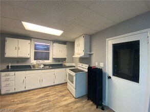 30 S Middle St in Columbiana, OH - Building Photo - Building Photo