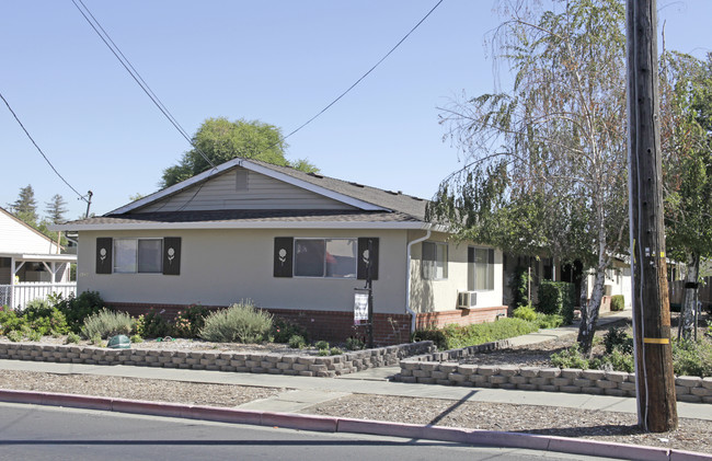 1520-1540 Detroit Ave in Concord, CA - Building Photo - Building Photo