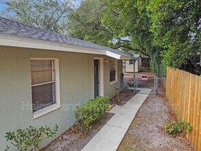 1438 Lake Bonny Dr W in Lakeland, FL - Building Photo - Building Photo