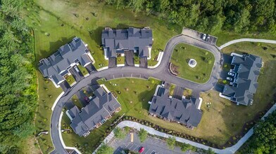 19 Lily Pond Ln, Unit 2 in Lexington, MA - Foto de edificio - Building Photo