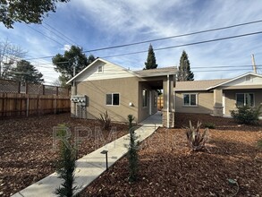 1229 Hooton Ct in Carmichael, CA - Building Photo - Building Photo