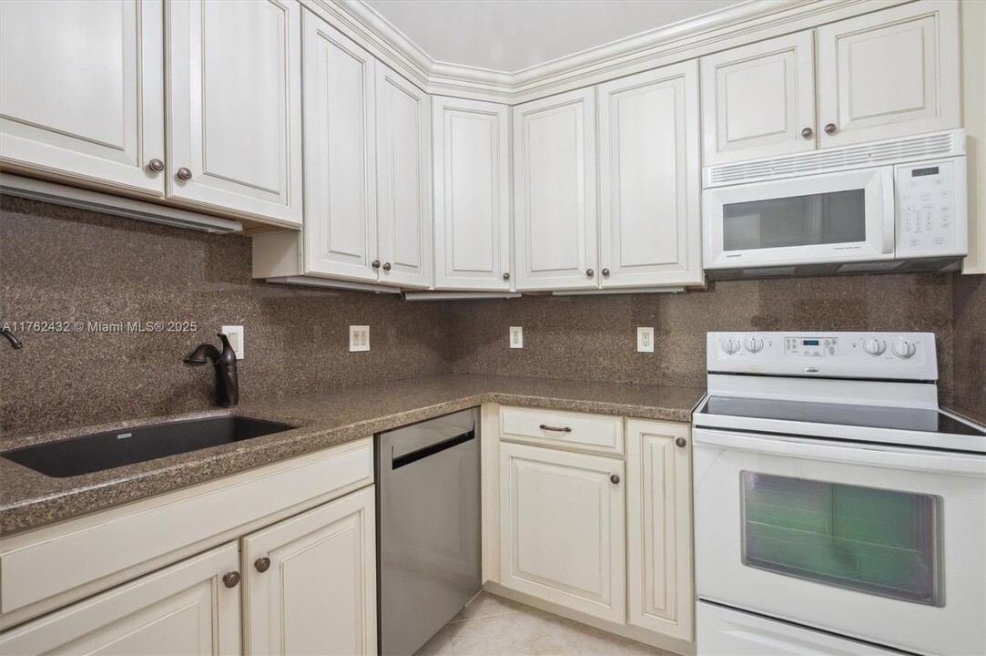 6505 Bay Club Dr in Fort Lauderdale, FL - Building Photo