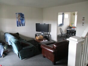 5617 Wilkins Ave in Pittsburgh, PA - Foto de edificio - Building Photo