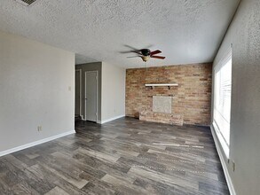 23403 Verngate Dr in Spring, TX - Foto de edificio - Building Photo