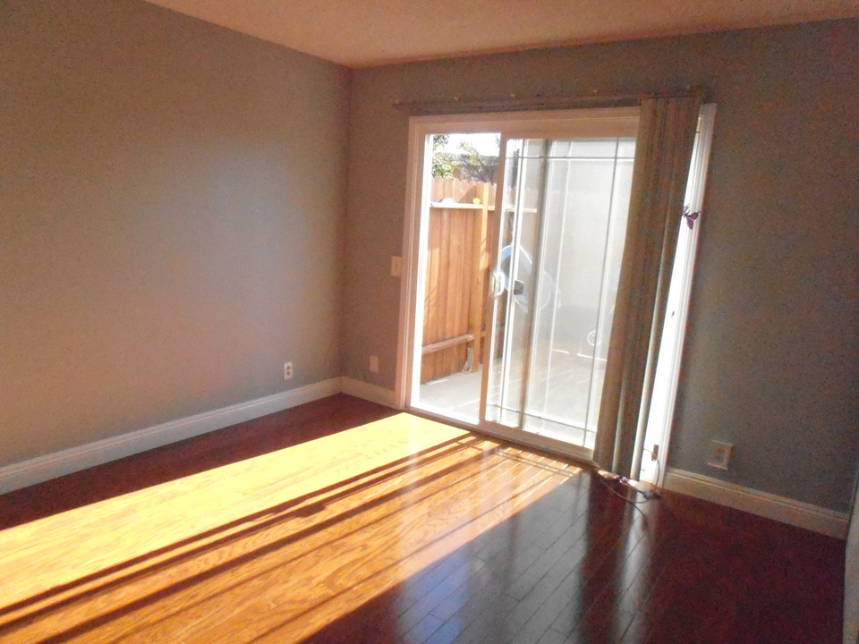 1286 Red Oak Pl, Unit Private entry ADU in Cam in Camarillo, CA - Building Photo