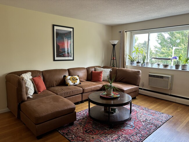 property at 2089 Dorchester Ave