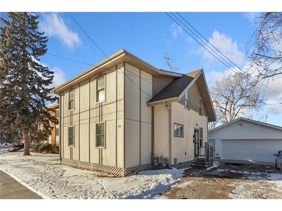 203 Annapolis St W, Unit 1 in West St. Paul, MN - Building Photo