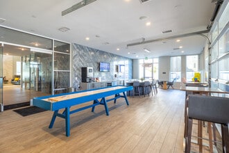 Elevate at Pena Station in Denver, CO - Foto de edificio - Interior Photo