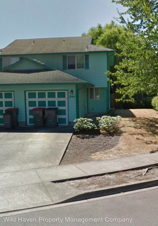 1844 SW Fellows St in McMinnville, OR - Building Photo