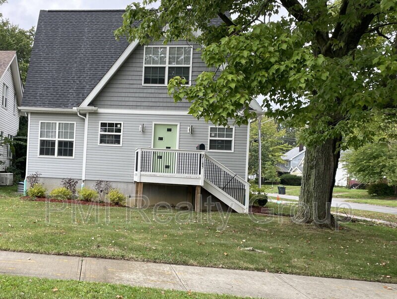 2145 N Taylor Rd in Cleveland Heights, OH - Building Photo