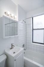 6106 N Kenmore Ave, Unit #309 in Chicago, IL - Foto de edificio - Building Photo