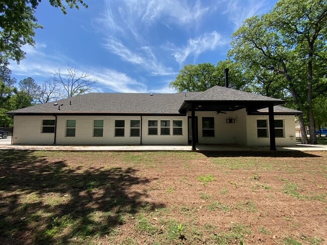 501 Monna Ct in Granbury, TX - Building Photo - Building Photo