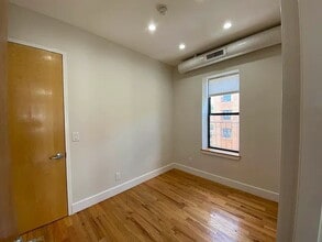 213 Stuyvesant Ave in Brooklyn, NY - Building Photo - Building Photo