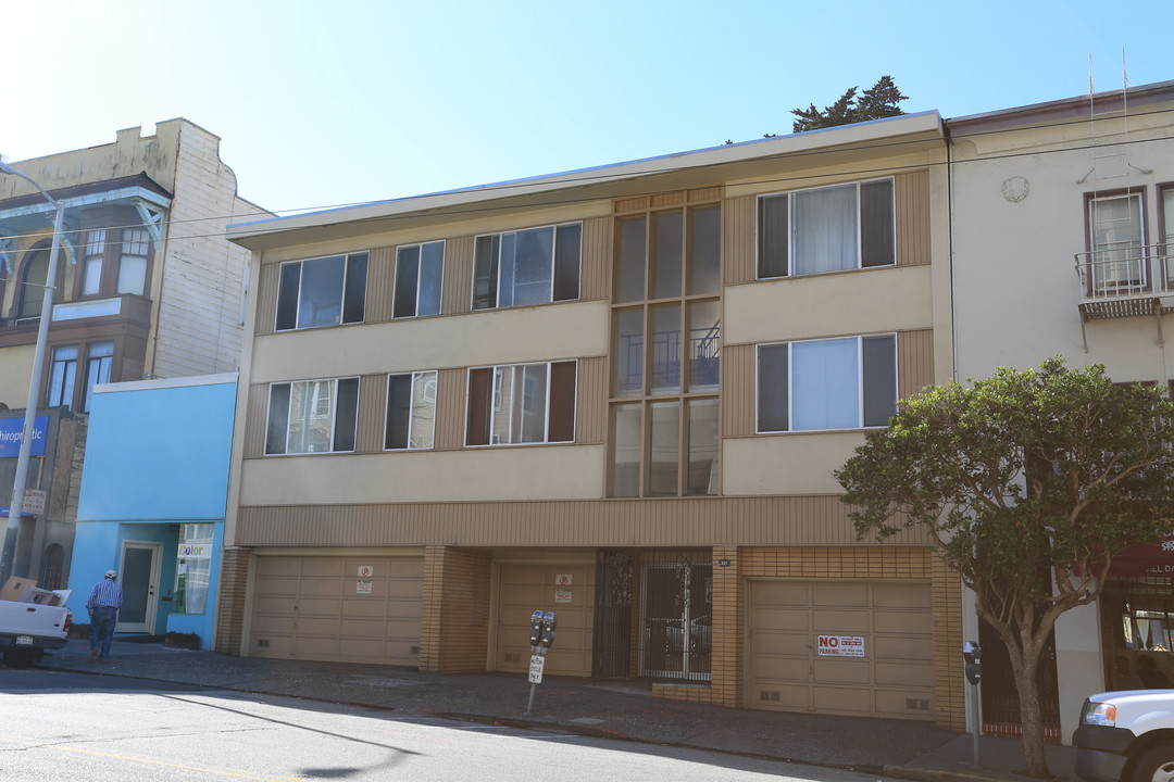 331 Judah St in San Francisco, CA - Building Photo