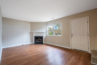 114 Bentley Pkwy in Woodstock, GA - Building Photo - Building Photo