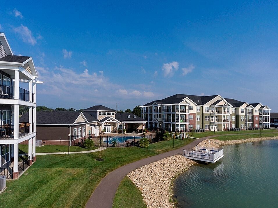 Waterstone at Green River in Evansville, IN - Building Photo