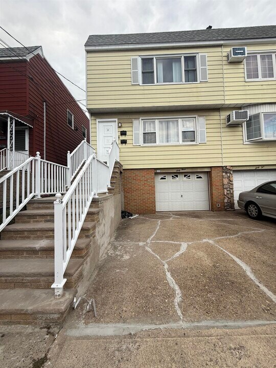 63 Prospect Ave in Bayonne, NJ - Building Photo