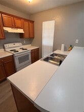 804 E College St in Terrell, TX - Building Photo - Building Photo