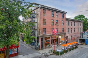 London Hotel in Vancouver, BC - Building Photo