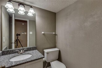 10 W Meadow Ln in Bedford, TX - Building Photo - Building Photo