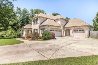 510 London Ct in Bonaire, GA - Building Photo - Building Photo