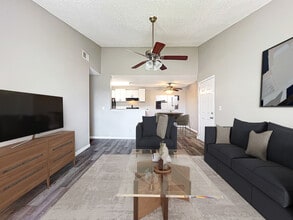 Cascades at Kissimmee in Kissimmee, FL - Foto de edificio - Building Photo