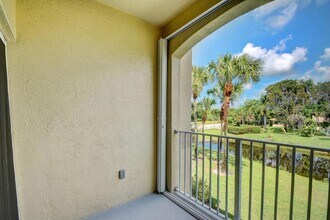 2020 Greenview Shores Blvd, Unit 108 in Wellington, FL - Building Photo - Building Photo