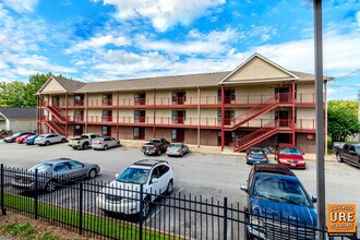 Franklin Station Condominiums in Knoxville, TN - Building Photo - Building Photo