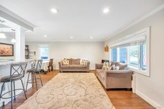 2327 Cleveland St in North Bellmore, NY - Building Photo - Building Photo