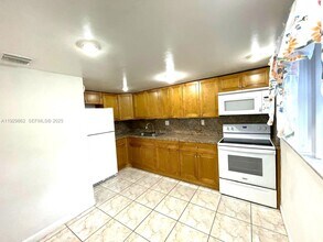 1335 W 68th St in Hialeah, FL - Building Photo - Building Photo
