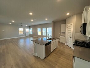 4506 Nueces Path in San Antonio, TX - Building Photo - Building Photo