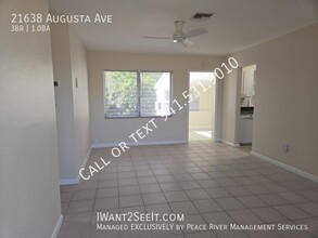 21638 Augusta Ave in Port Charlotte, FL - Foto de edificio - Building Photo